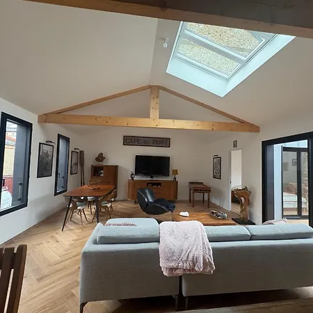 Lägenhet Cafe Du Port